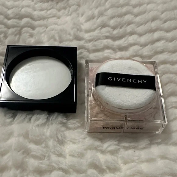 Givenchy Makeup Setting Powder - #3 Voile Rose NWT - Picture 3 of 3
